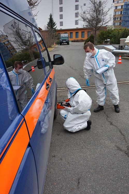 Hledání radiační anomálnie detekční technikou u kola auta